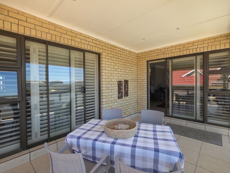 3 Bedroom Property for Sale in Wavecrest Eastern Cape